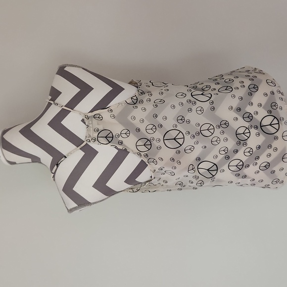 Peace Sign Racerback - Picture 3 of 5